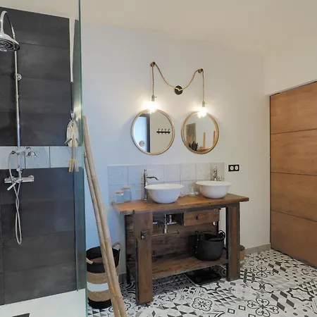 Maison Typique Du Perigord, Sechoir A Tabac Avec Piscine Chauffee