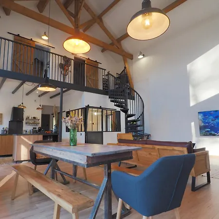 Maison Typique Du Perigord, Sechoir A Tabac Avec Piscine Chauffee Holiday home Marnac