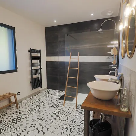 Maison Typique Du Perigord, Sechoir A Tabac Avec Piscine Chauffee *