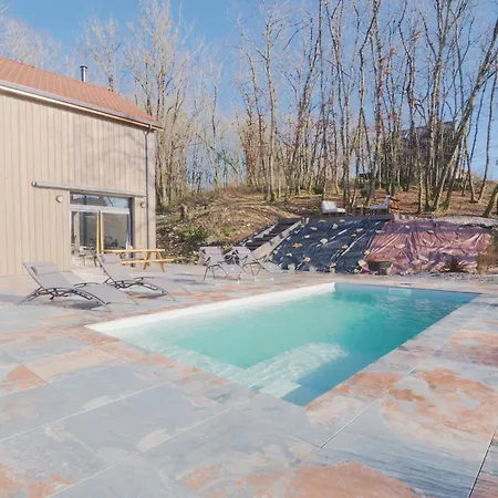 Maison Typique Du Perigord, Sechoir A Tabac Avec Piscine Chauffee Holiday home Marnac