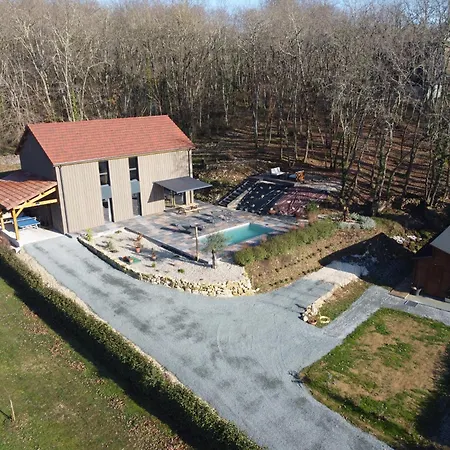 Holiday home Maison Typique Du Perigord, Sechoir A Tabac Avec Piscine Chauffee Marnac