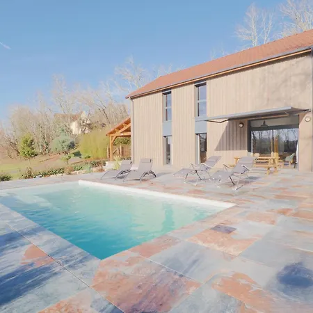 Holiday home Maison Typique Du Perigord, Sechoir A Tabac Avec Piscine Chauffee Marnac