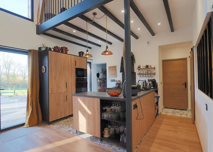 Maison Typique Du Perigord, Sechoir A Tabac Avec Piscine Chauffee *