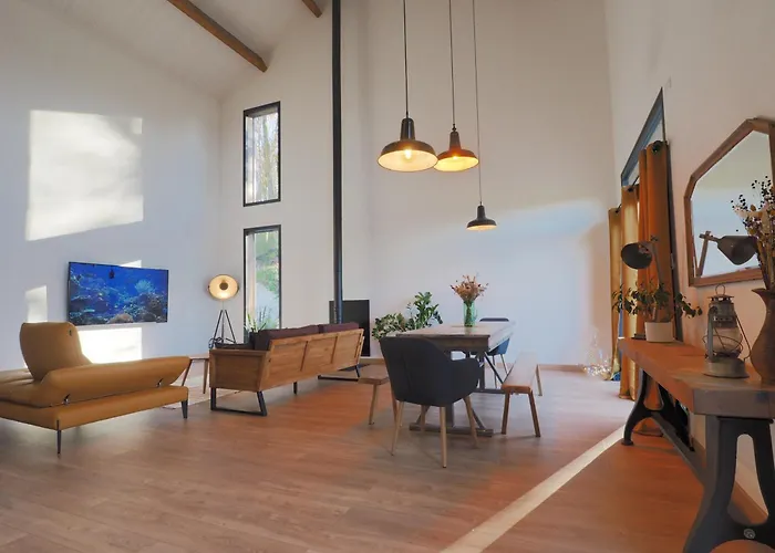 Maison Typique Du Perigord, Sechoir A Tabac Avec Piscine Chauffee *