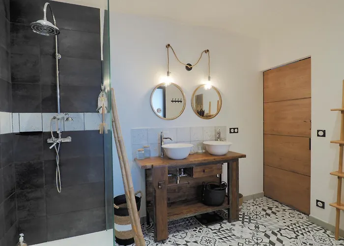 Maison Typique Du Perigord, Sechoir A Tabac Avec Piscine Chauffee