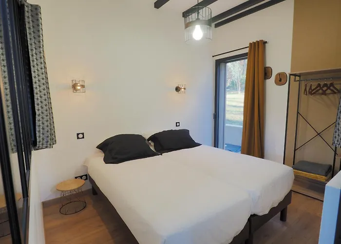 Maison Typique Du Perigord, Sechoir A Tabac Avec Piscine Chauffee بيت للعطل *