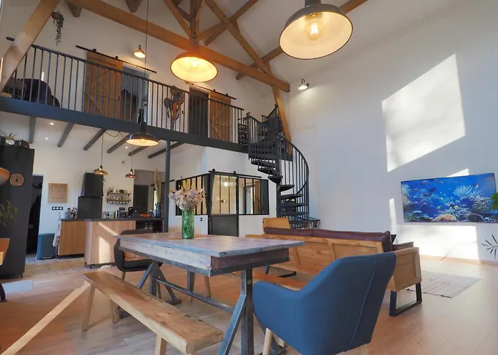 Maison Typique Du Perigord, Sechoir A Tabac Avec Piscine Chauffee بيت للعطل Marnac