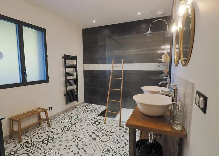 Maison Typique Du Perigord, Sechoir A Tabac Avec Piscine Chauffee *