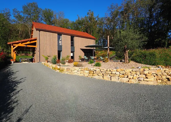 Maison Typique Du Perigord, Sechoir A Tabac Avec Piscine Chauffee *