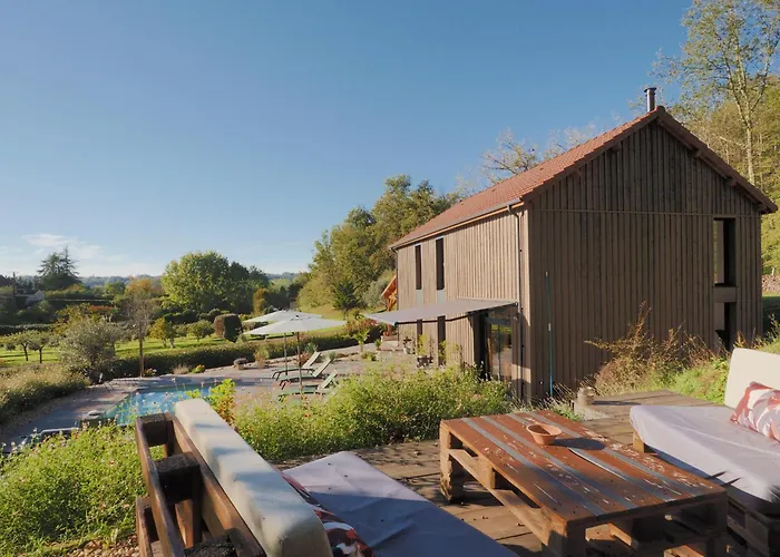 Maison Typique Du Perigord, Sechoir A Tabac Avec Piscine Chauffee بيت للعطل *